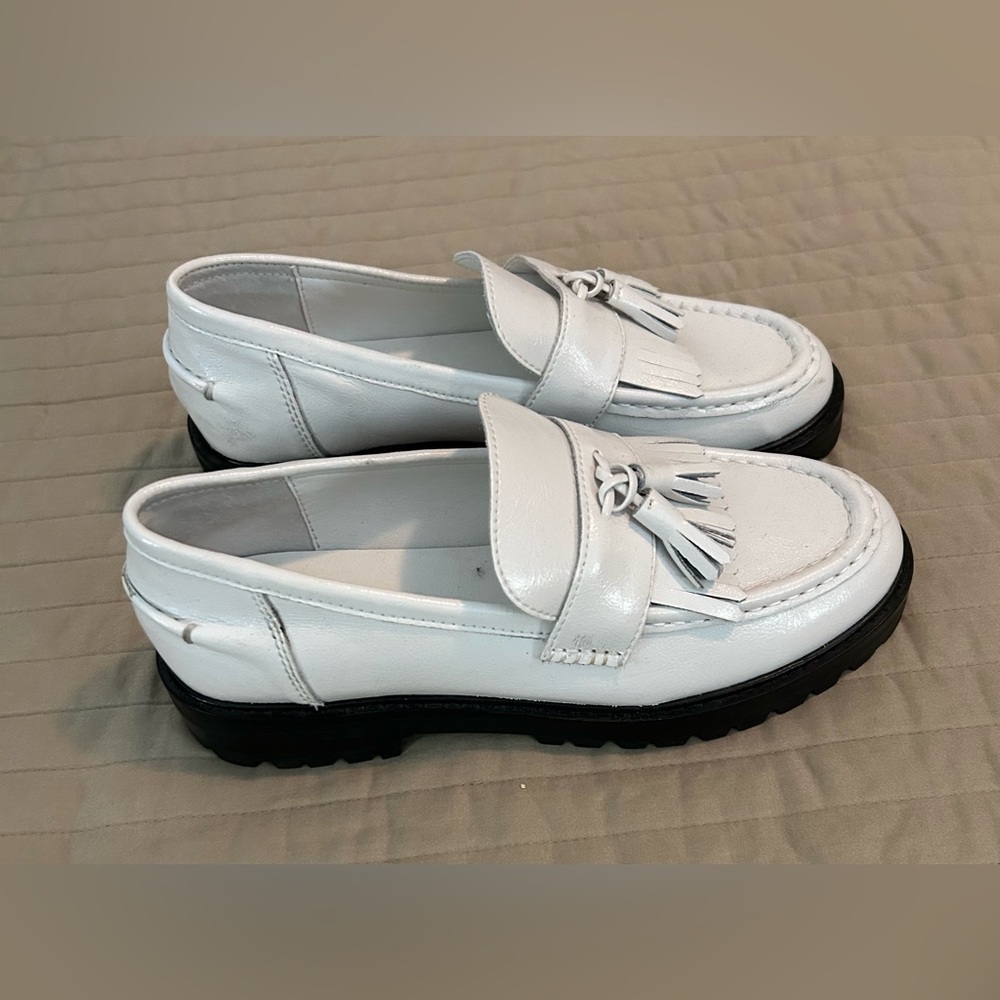 Steve Madden White Leather Upper Loafer Shoes - Picture 5 of 11